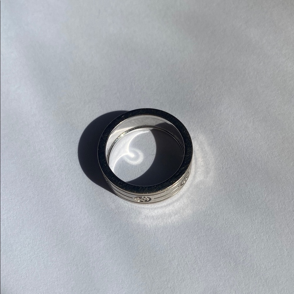 Gucci monogram band ring 18k white gold size 6 - Picture 7 of 8